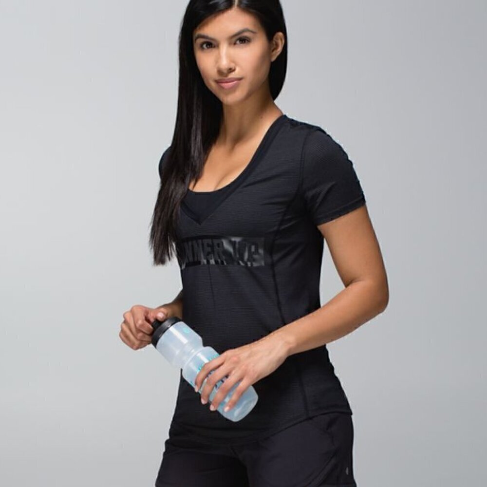 Lululemon Runner Up Short Sleeve - 6 Black